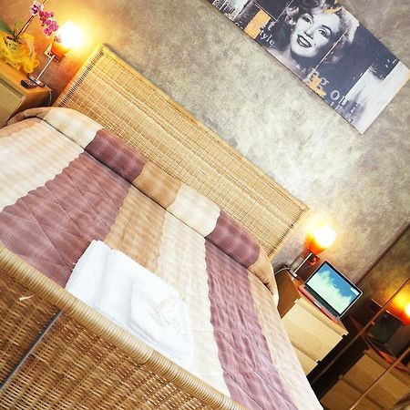 B&B Stephany Тирано Стая снимка