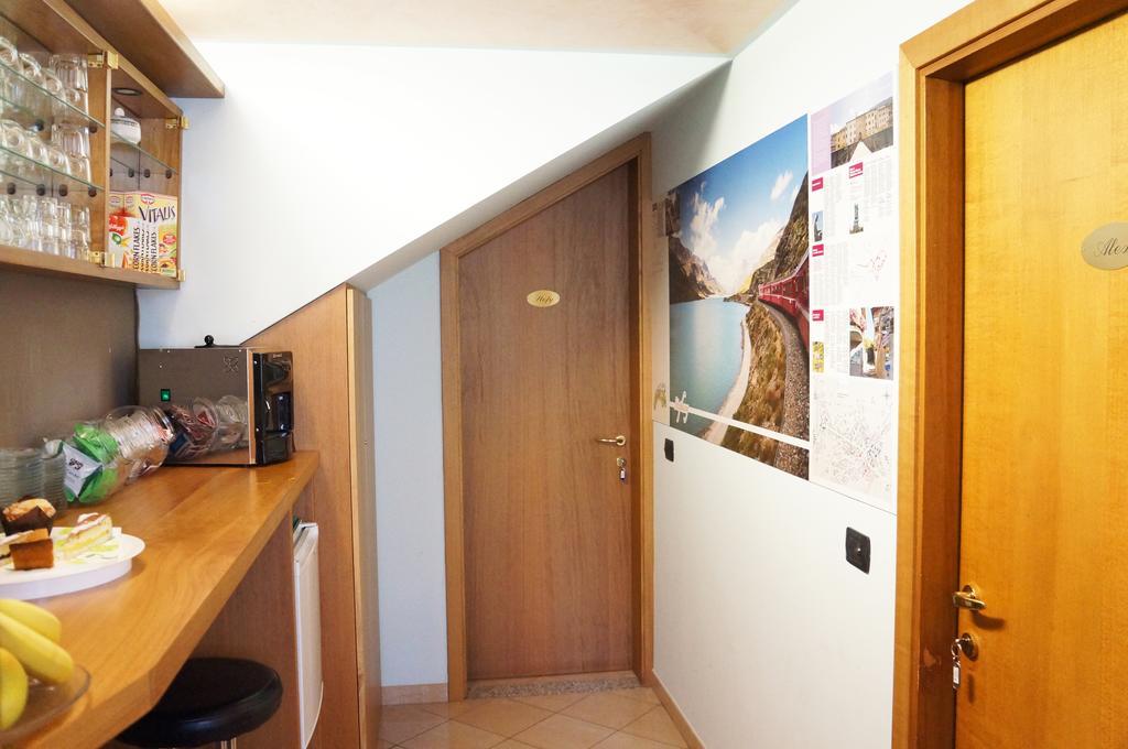 B&B Stephany Тирано Екстериор снимка