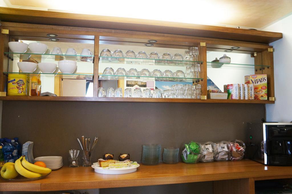 B&B Stephany Тирано Екстериор снимка